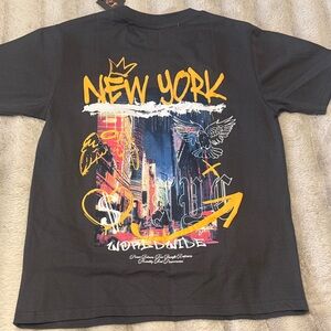 Men’s size Medium NEW YORK shirt by One Beand
New